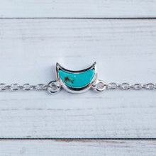 Load image into Gallery viewer, Crescent Moon Necklace