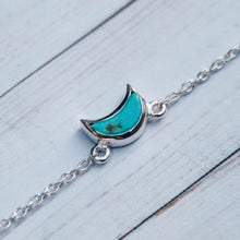 Load image into Gallery viewer, Crescent Moon Necklace