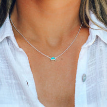 Load image into Gallery viewer, Crescent Moon Necklace