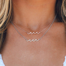 Load image into Gallery viewer, Delicate Wave Necklace