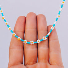 Load image into Gallery viewer, Daisy Seed Bead Choker
