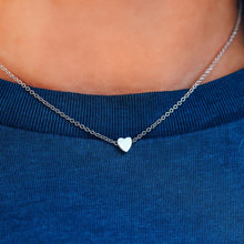 Load image into Gallery viewer, Floating Heart Choker
