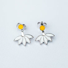 Load image into Gallery viewer, Daisy Jacket Earrings
