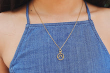 Load image into Gallery viewer, Wave Necklace
