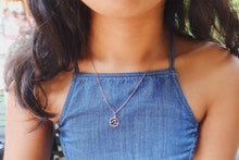 Load image into Gallery viewer, Wave Necklace
